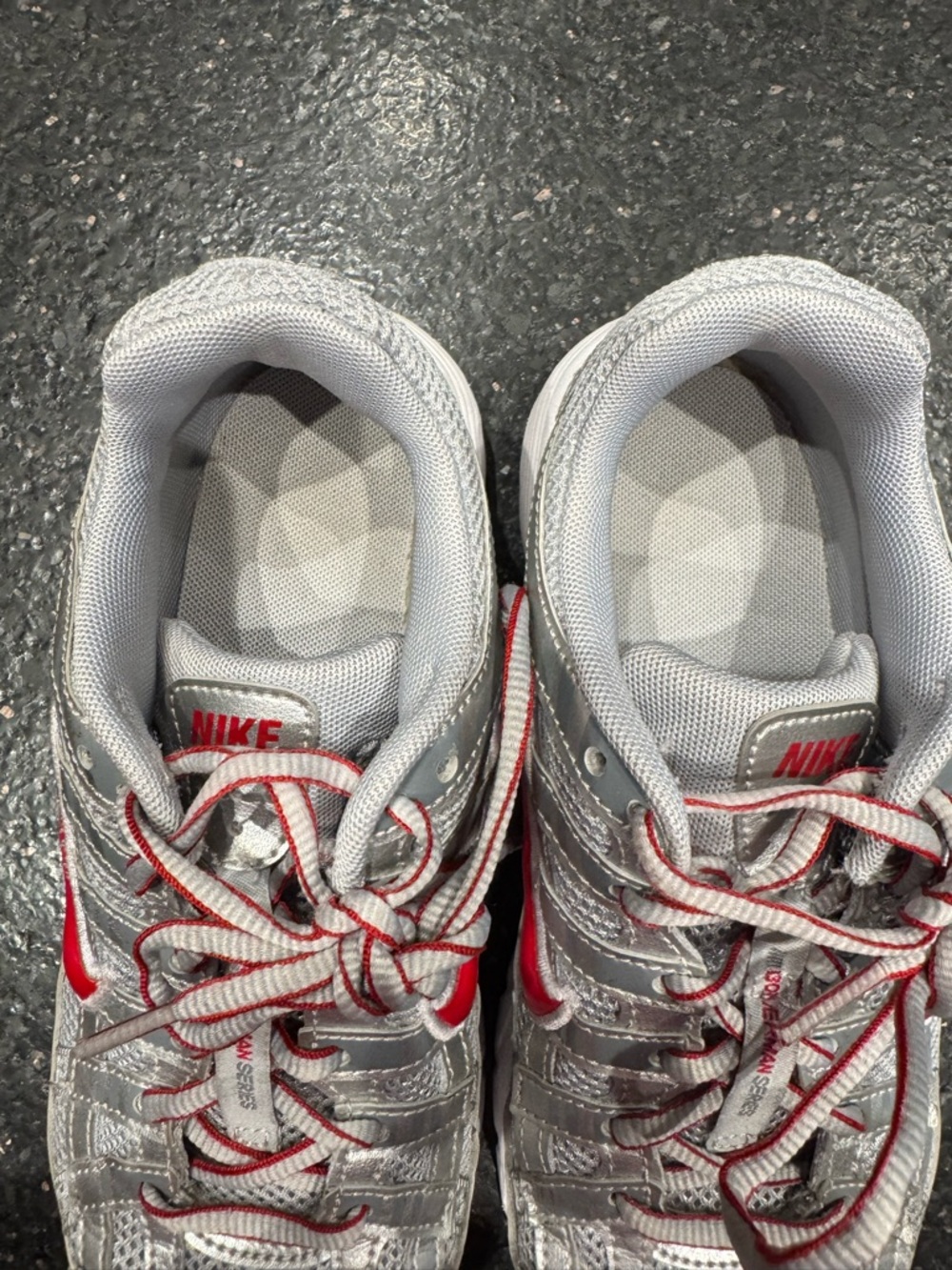 Nike P-6000 kids 4.5 silver Nike shoes - Picture 4 of 8